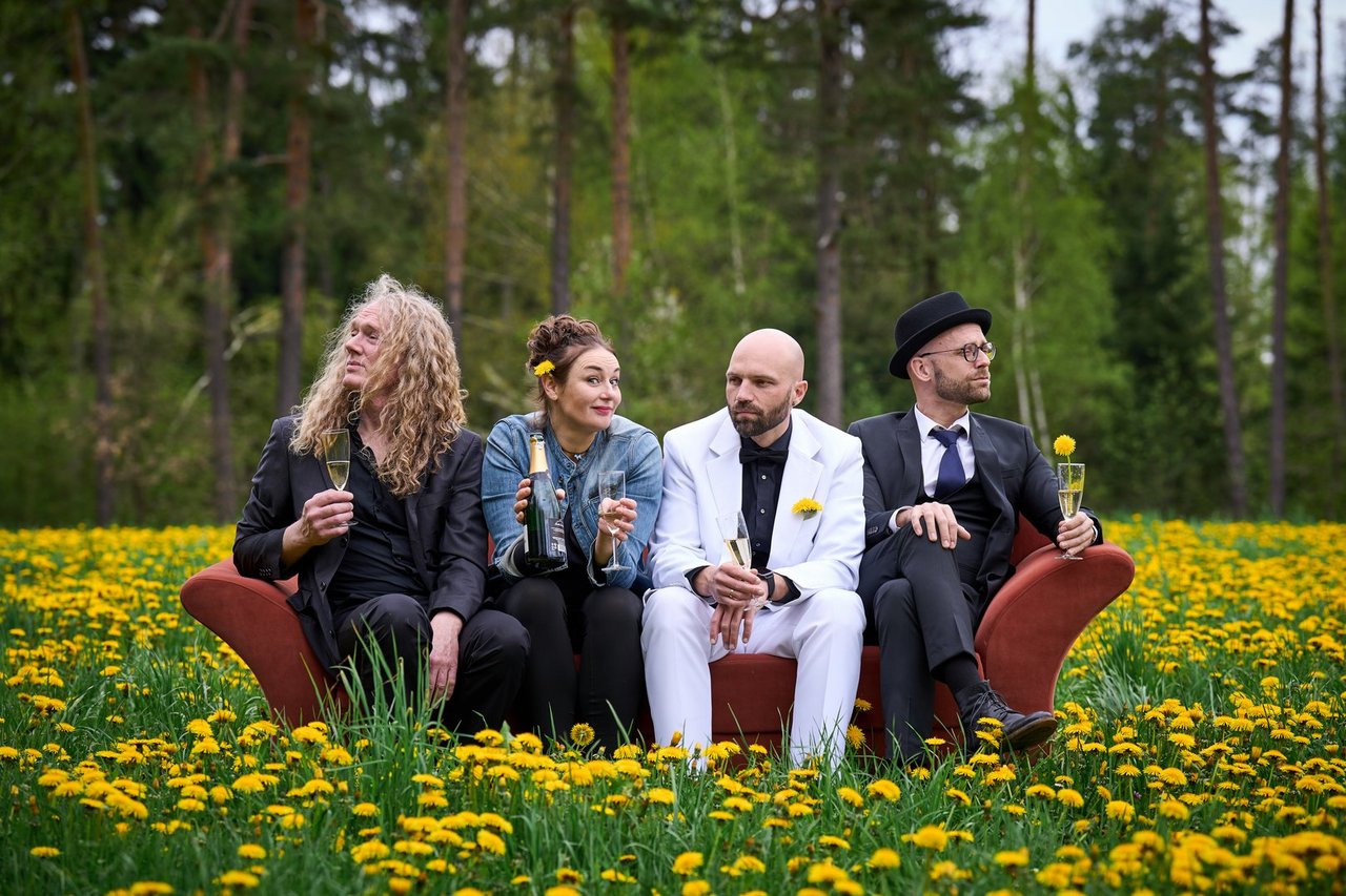 Das Foto zeigt die Künstlerin Susi Raith und ihre Band Spießer
